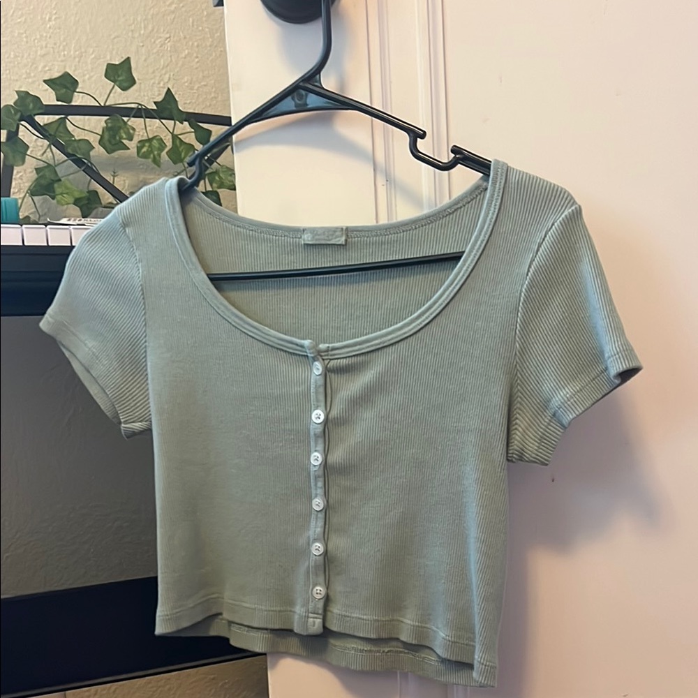 PacSun Green Buttoned Crop Top Short Sleeve